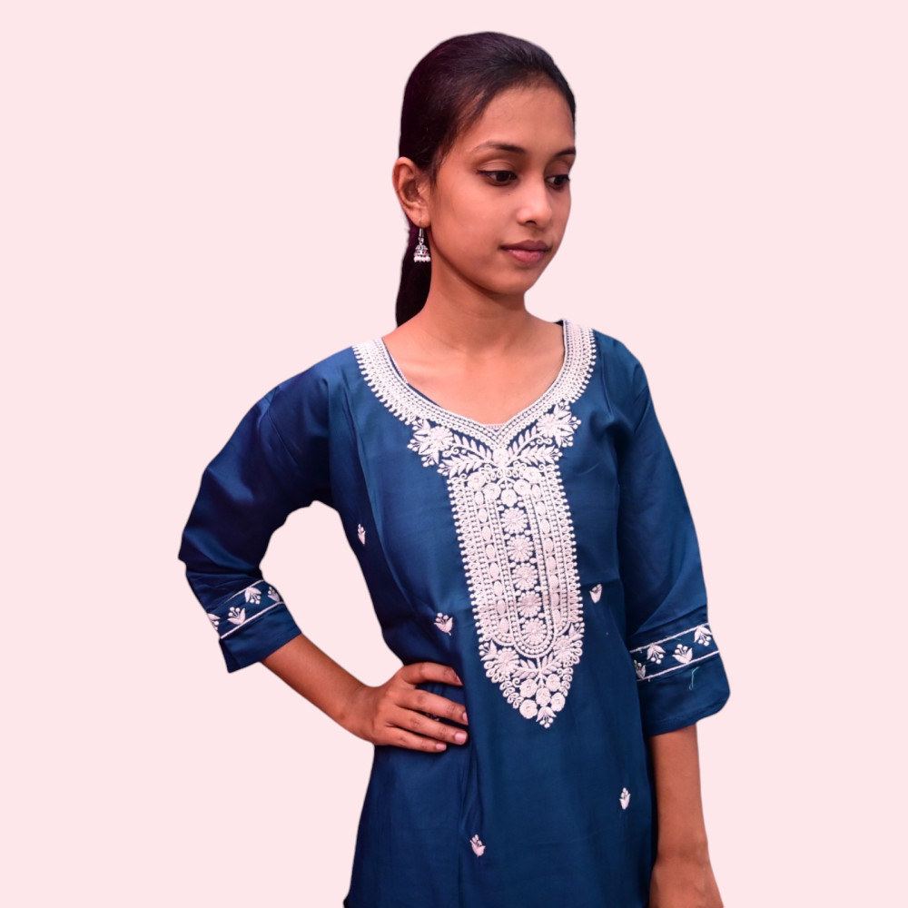 Chikonkari Kurti