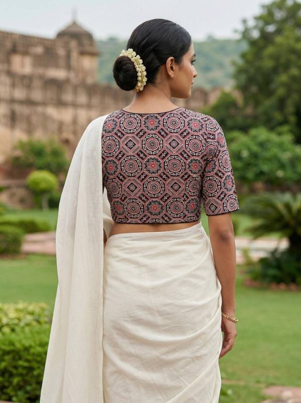 Capsule Ethnic Wardrobe: 7 Essential Pieces Every Indian Woman Needs